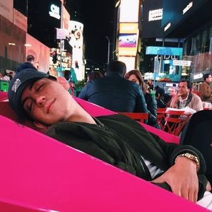 Meet your Posher, Dax